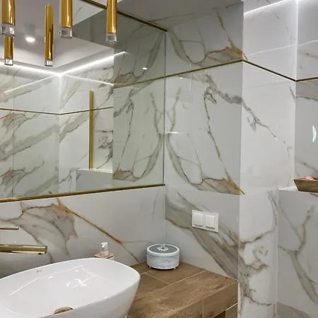 Dwupoziomowe Komfortowe Mieszkanie Krzyki Z Dwiema Lazienkami * 브로츠와프