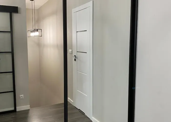 Dwupoziomowe Komfortowe Mieszkanie Krzyki Z Dwiema Lazienkami ヴロツワフ